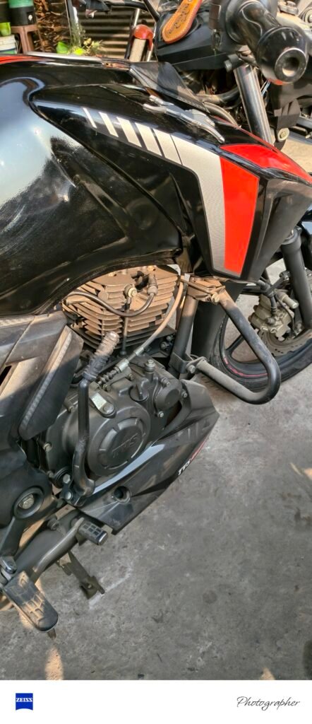 TVS Apache RTR 160 2v bs4 abs break 2020 model